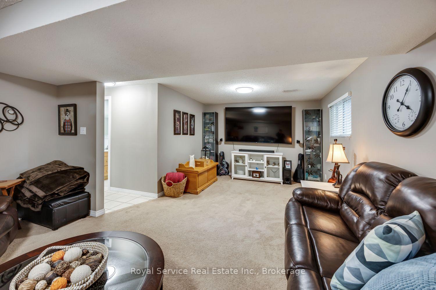 Photo 26 of 900 Stewart Drive, Peterborough, Ashburnham Ward 4 — HOMEH