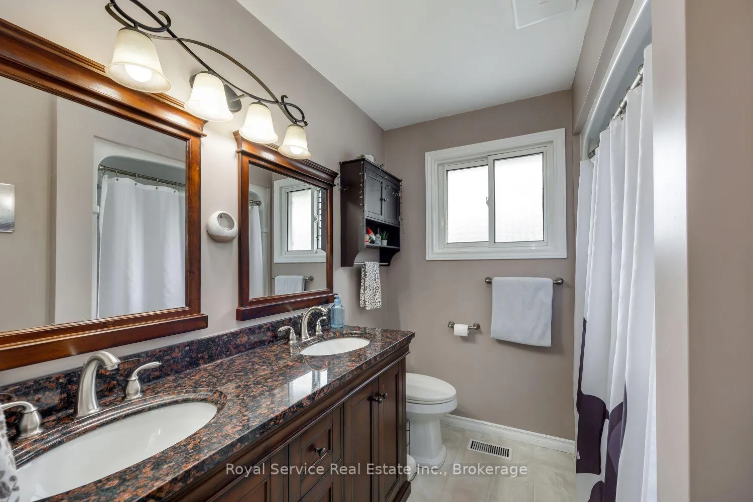 Photo 8 of 900 Stewart Drive, Peterborough, Ashburnham Ward 4 — HOMEH