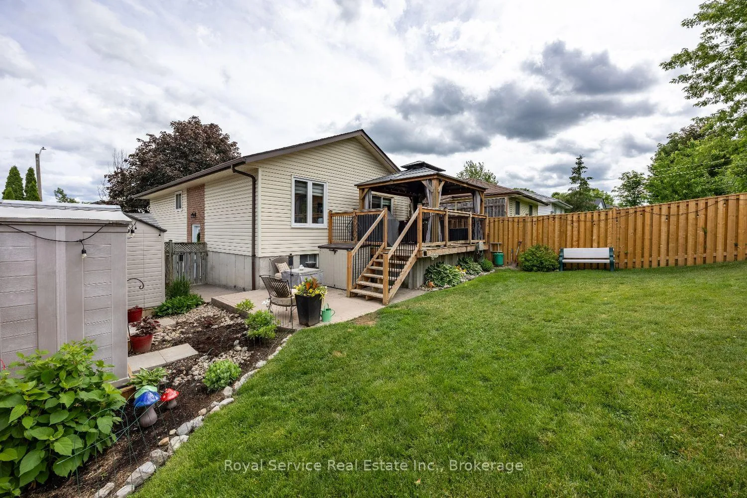 Photo 13 of 900 Stewart Drive, Peterborough, Ashburnham Ward 4 — HOMEH