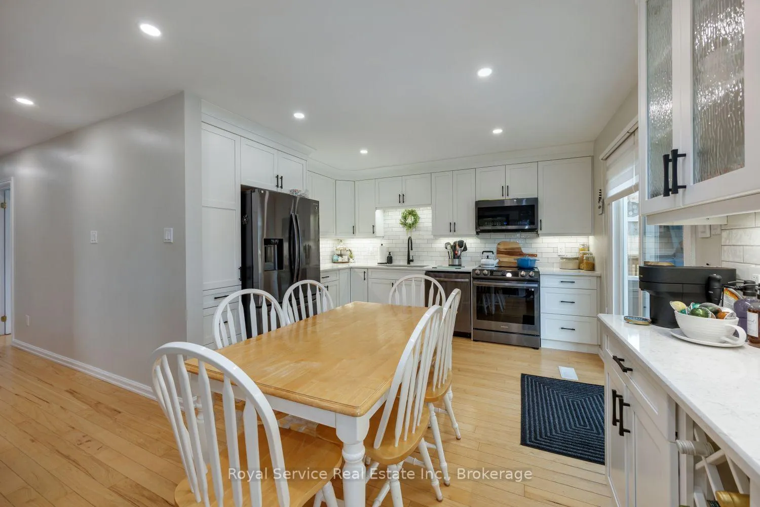 Photo 14 of 900 Stewart Drive, Peterborough, Ashburnham Ward 4 — HOMEH