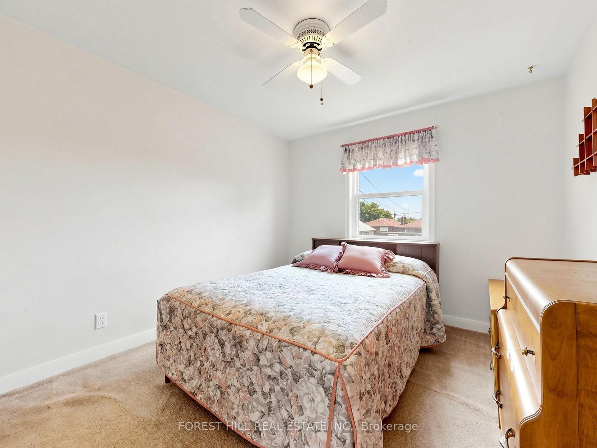 Photo 14 of 25 Cartwright Avenue, North York, Yorkdale-Glen Park — HOMEH
