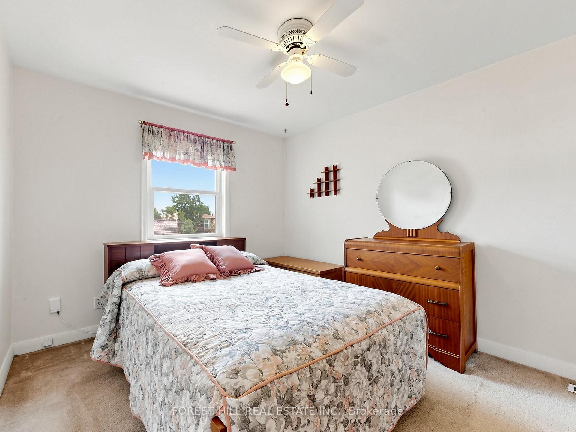 Photo 15 of 25 Cartwright Avenue, North York, Yorkdale-Glen Park — HOMEH