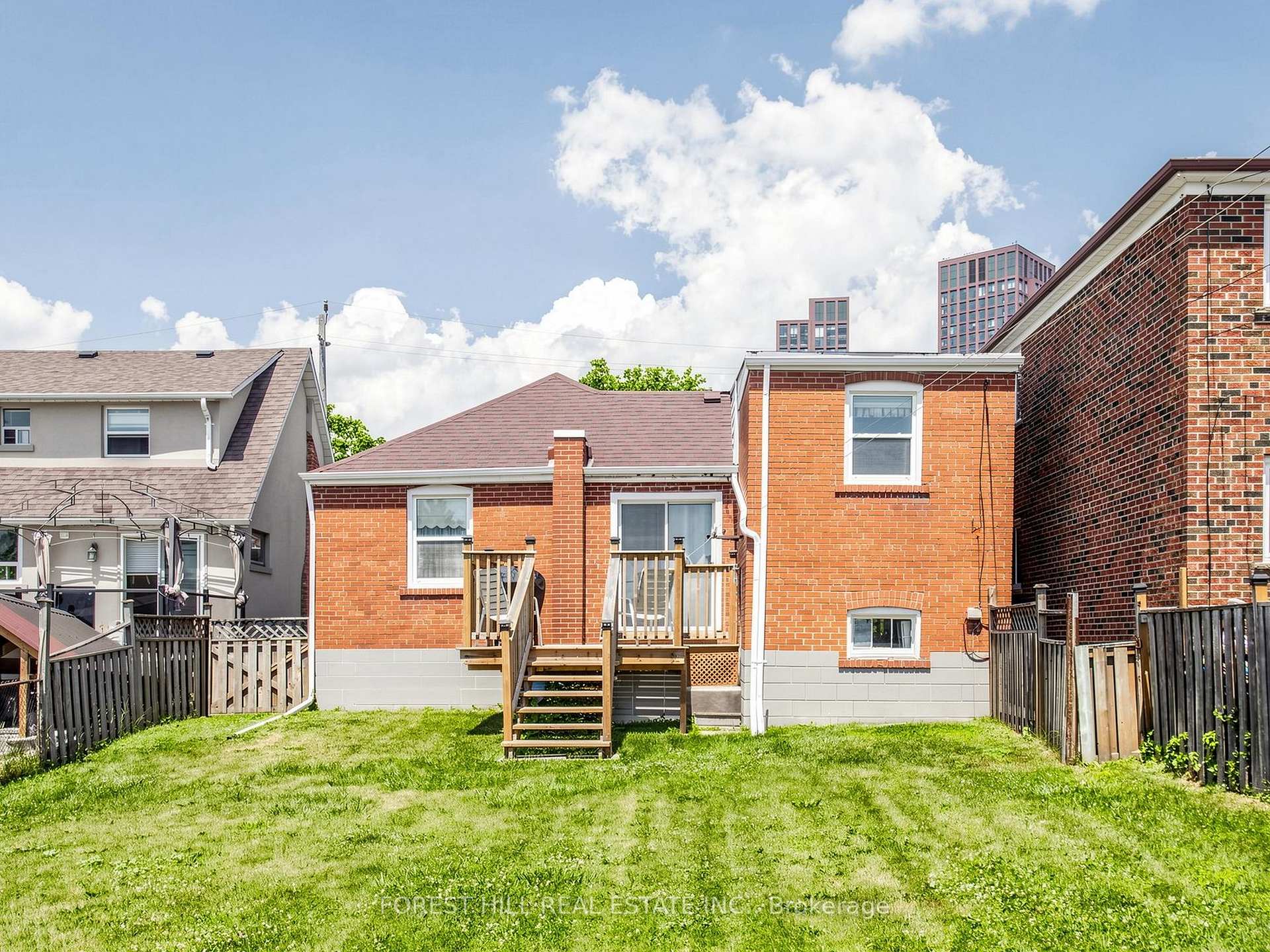 Photo 32 of 25 Cartwright Avenue, North York, Yorkdale-Glen Park — HOMEH