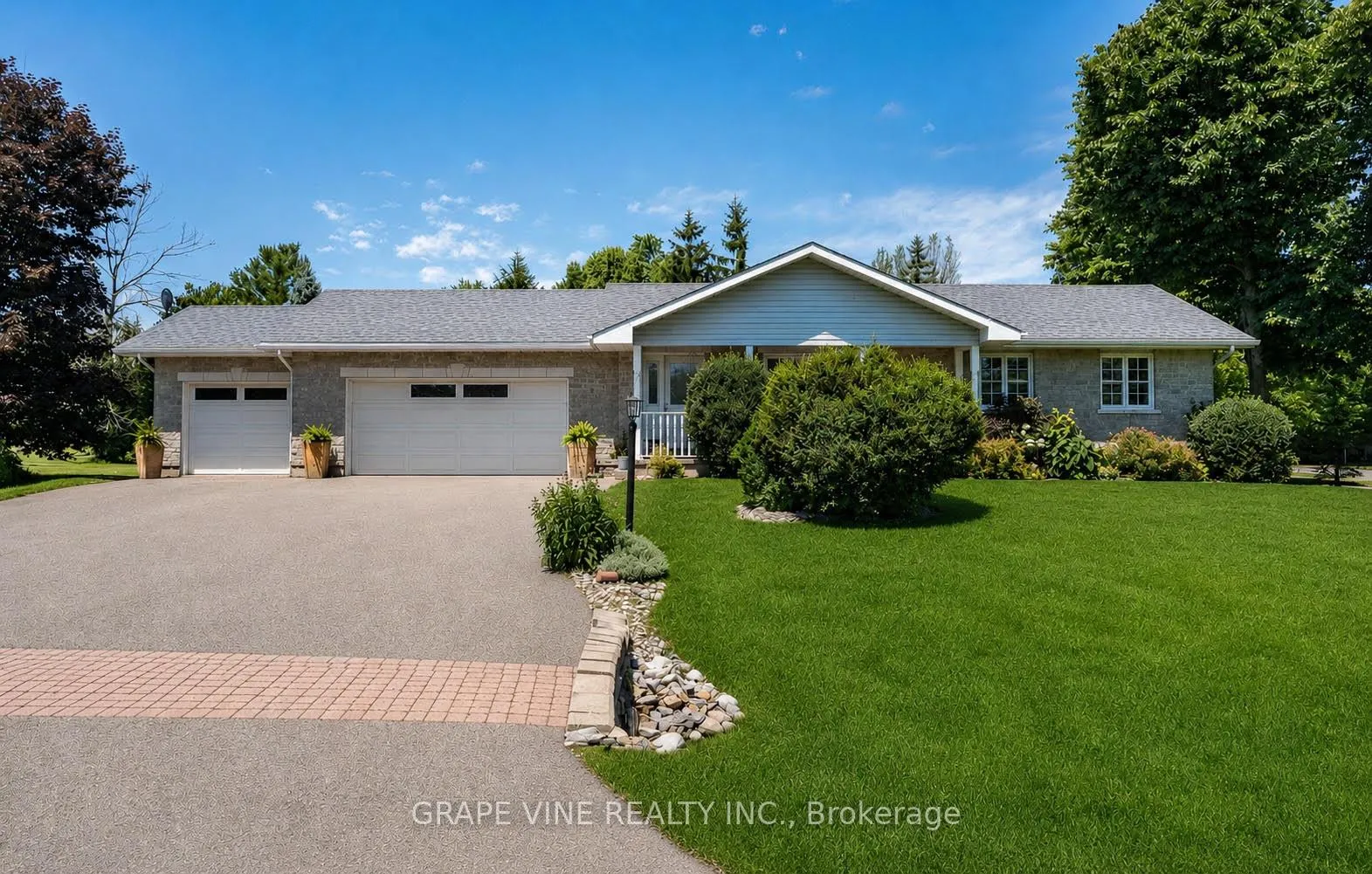 Photo of 8391 Rowan Dr