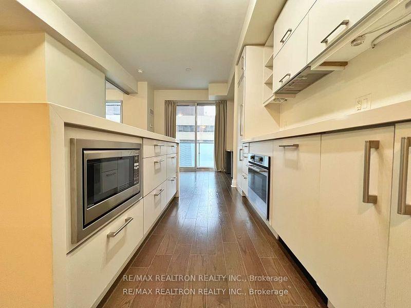 Photo 4 of Unit 1401, 1080 Bay Street, Toronto, Bay Street Corridor — HOMEH