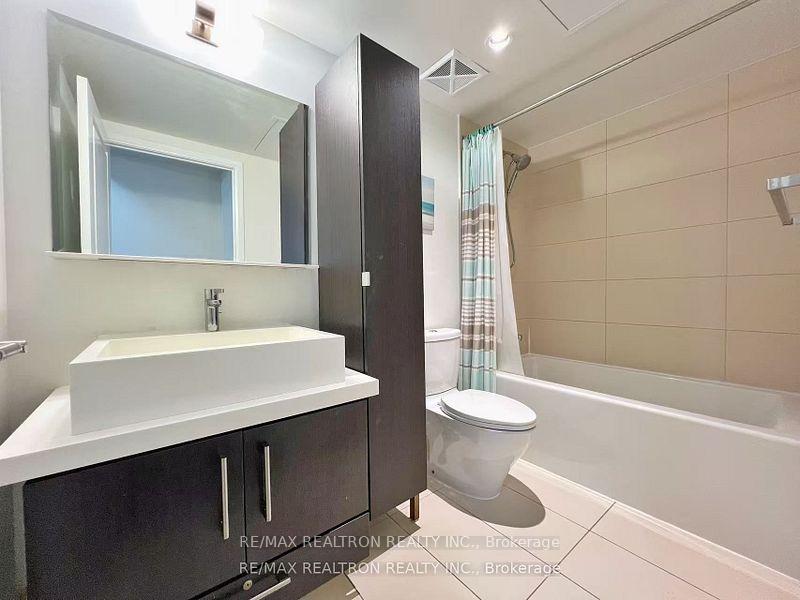Photo 15 of Unit 1401, 1080 Bay Street, Toronto, Bay Street Corridor — HOMEH