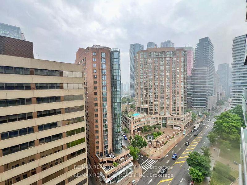Photo 17 of Unit 1401, 1080 Bay Street, Toronto, Bay Street Corridor — HOMEH