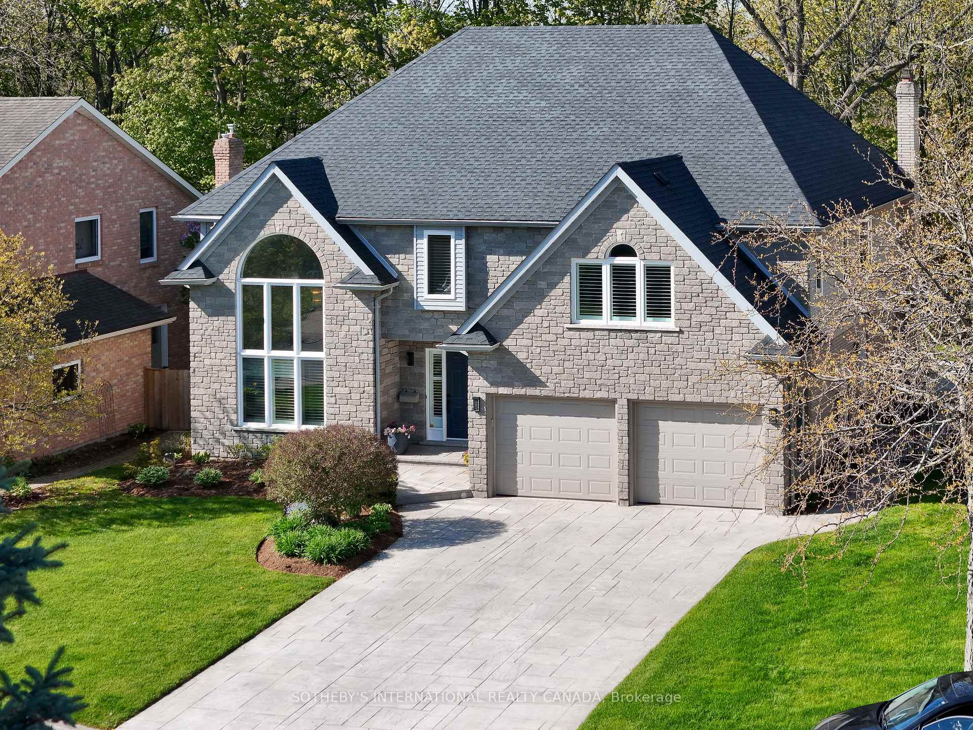 Photo 2 of 23 Francis Creek Boulevard, St. Catharines, Grapeview — HOMEH