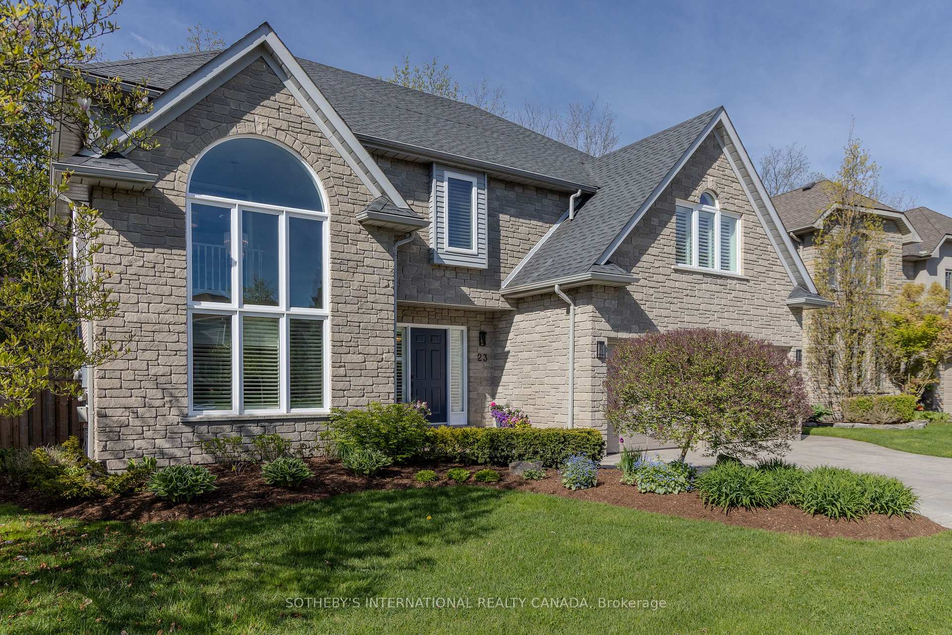 Photo 3 of 23 Francis Creek Boulevard, St. Catharines, Grapeview — HOMEH