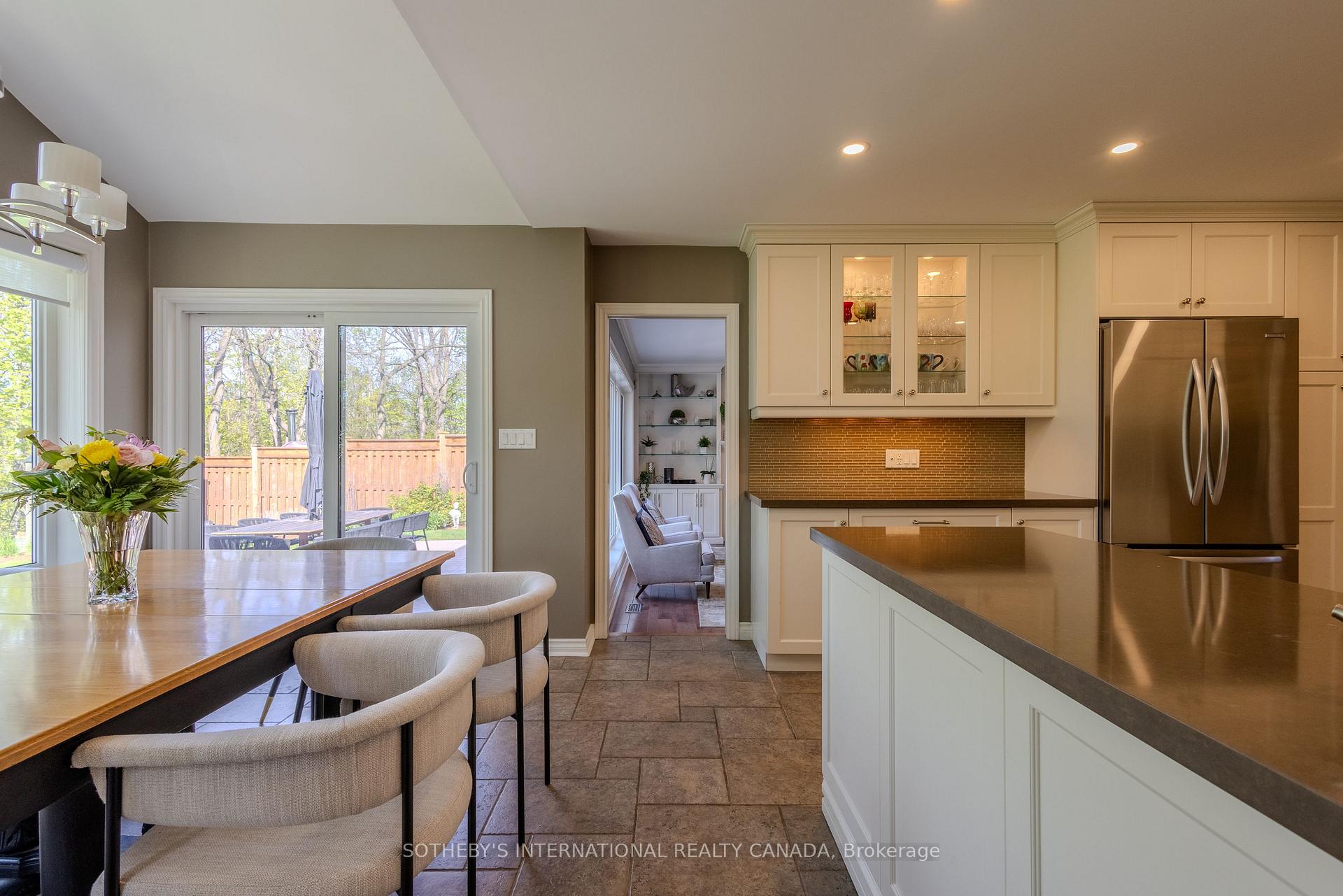 Photo 11 of 23 Francis Creek Boulevard, St. Catharines, Grapeview — HOMEH
