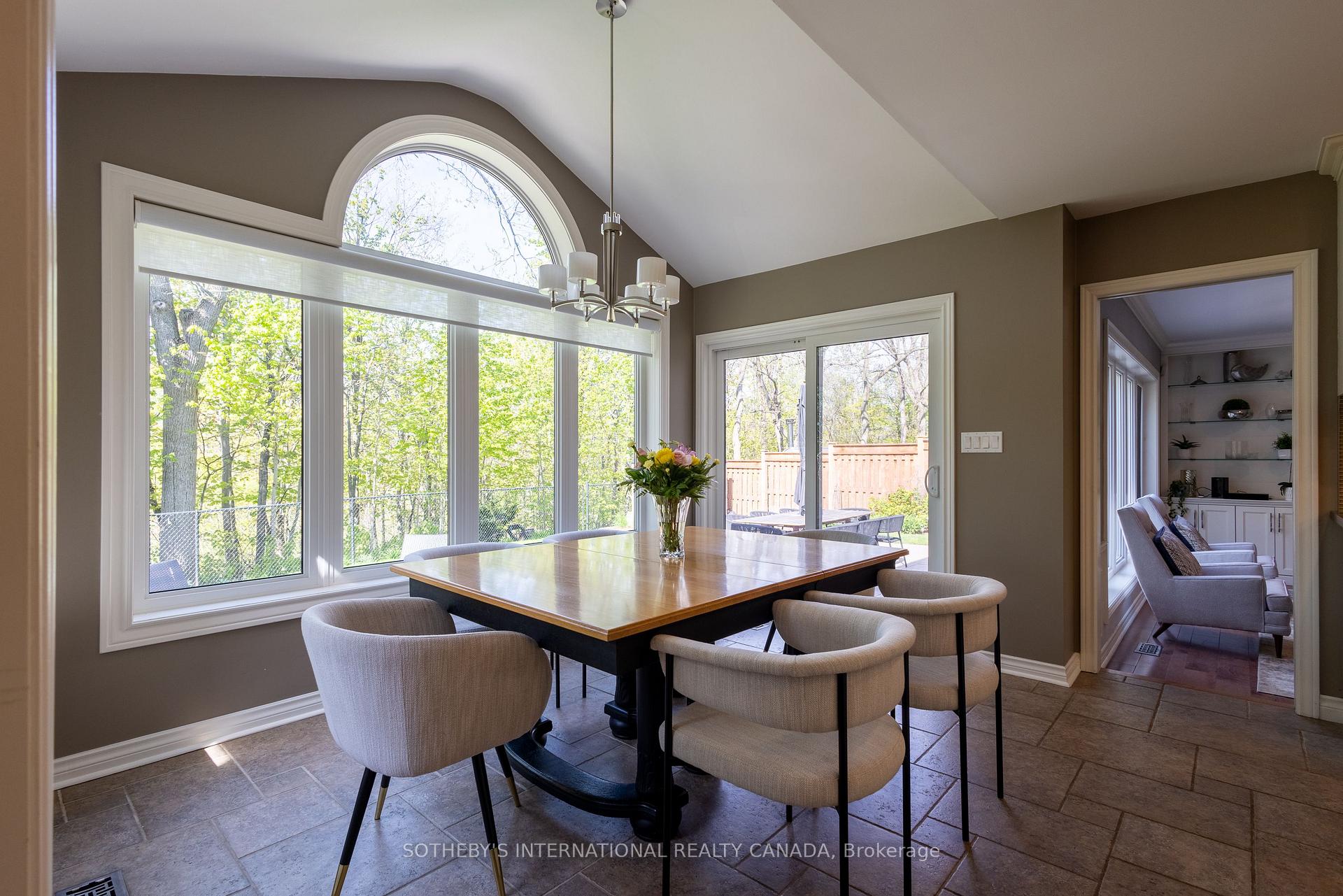 Photo 12 of 23 Francis Creek Boulevard, St. Catharines, Grapeview — HOMEH