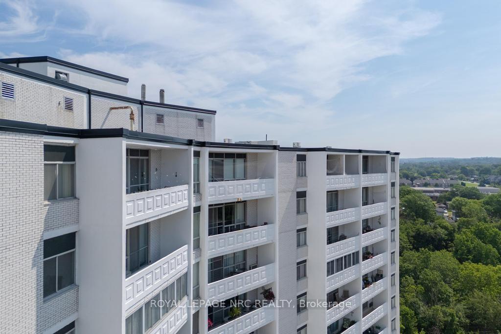 Photo 4 of Unit 1301, 15 Towering Heights Boulevard, St. Catharines, Glendale/Glenridge — HOMEH