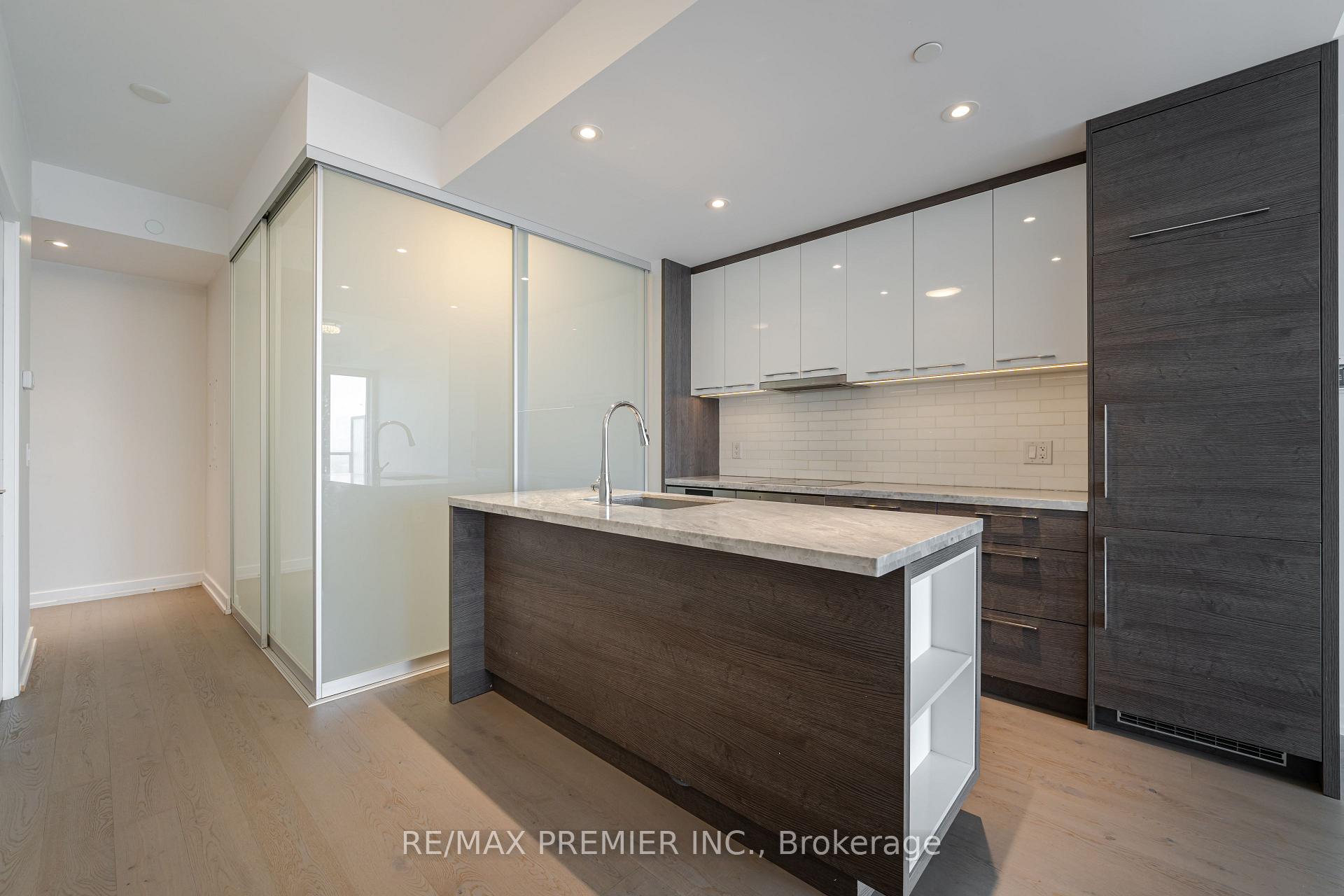 Photo 5 of Unit 3201, 488 University Avenue, Toronto, University — HOMEH