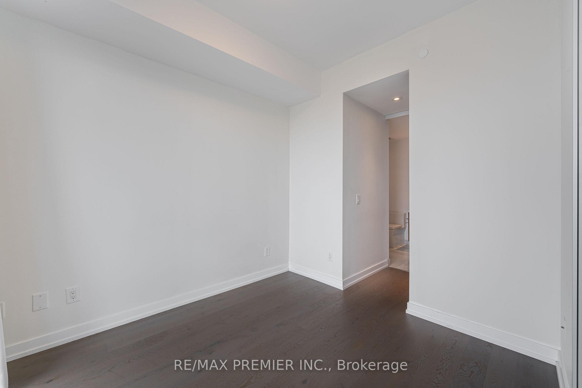 Photo 12 of Unit 3201, 488 University Avenue, Toronto, University — HOMEH