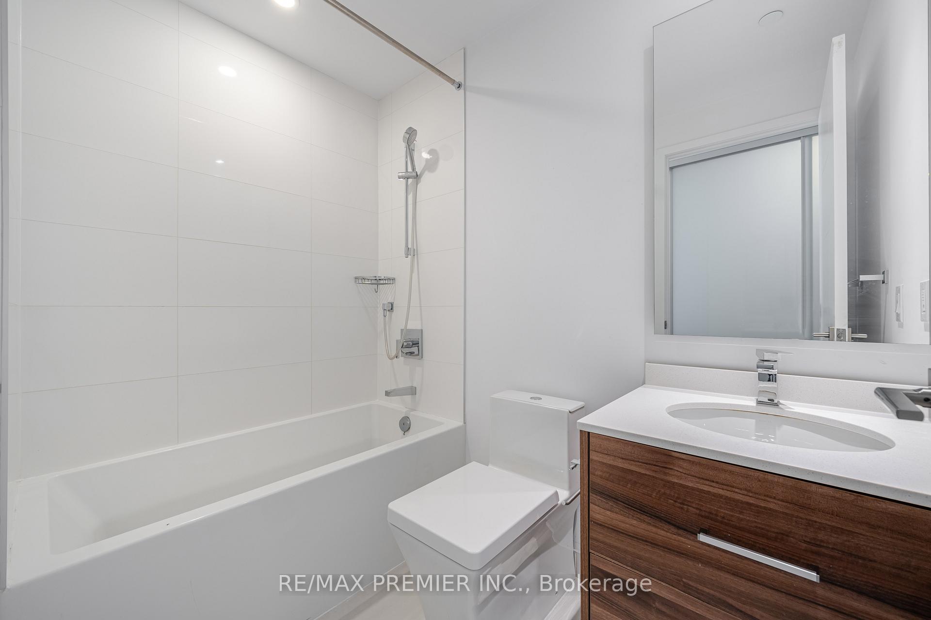 Photo 17 of Unit 3201, 488 University Avenue, Toronto, University — HOMEH