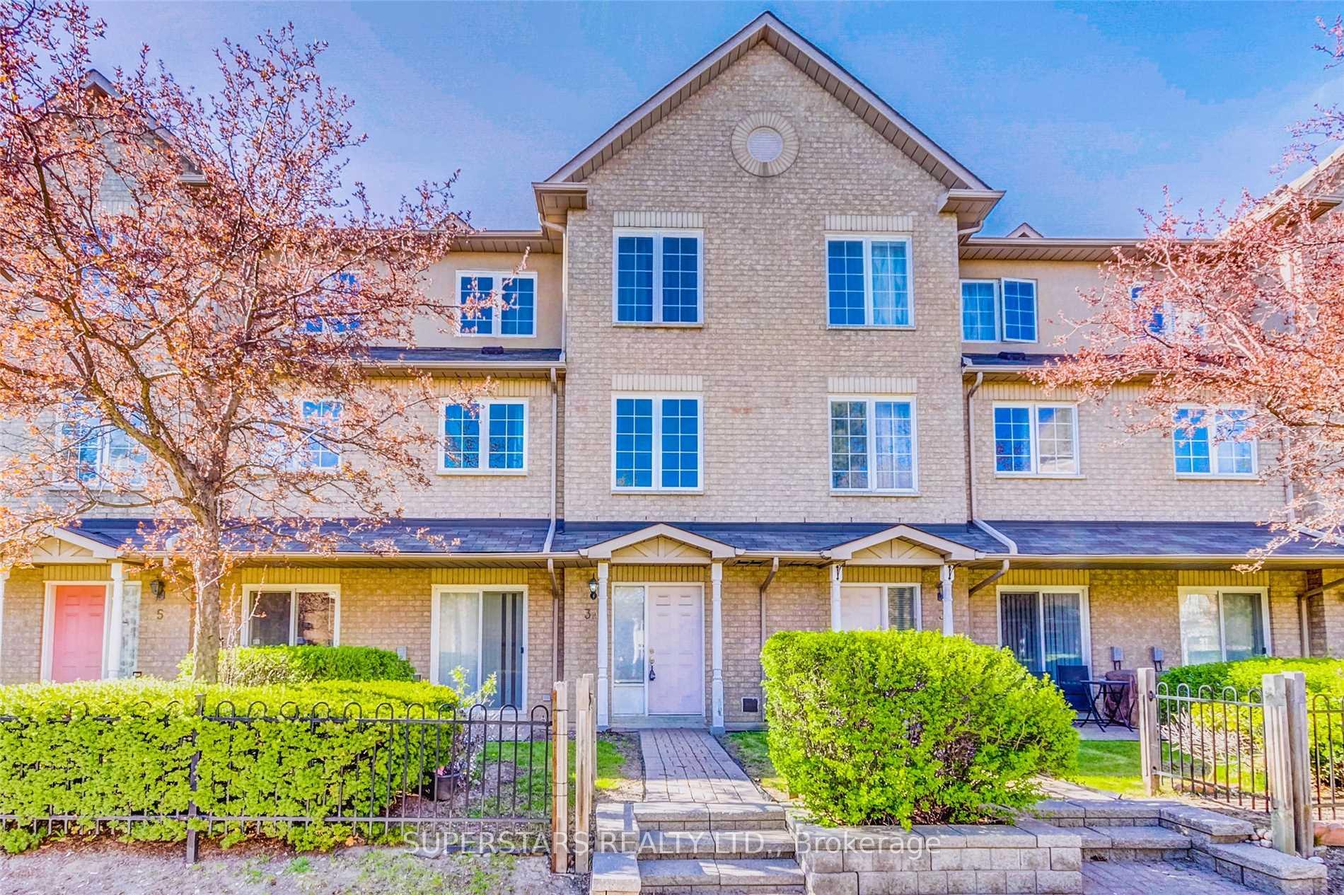 Photo 1 of Unit 3A, 5 St Moritz Way, Markham, Unionville — HOMEH