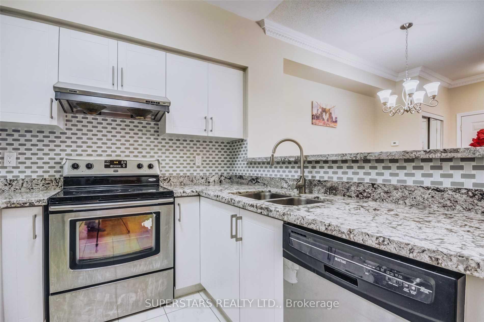 Photo 4 of Unit 3A, 5 St Moritz Way, Markham, Unionville — HOMEH