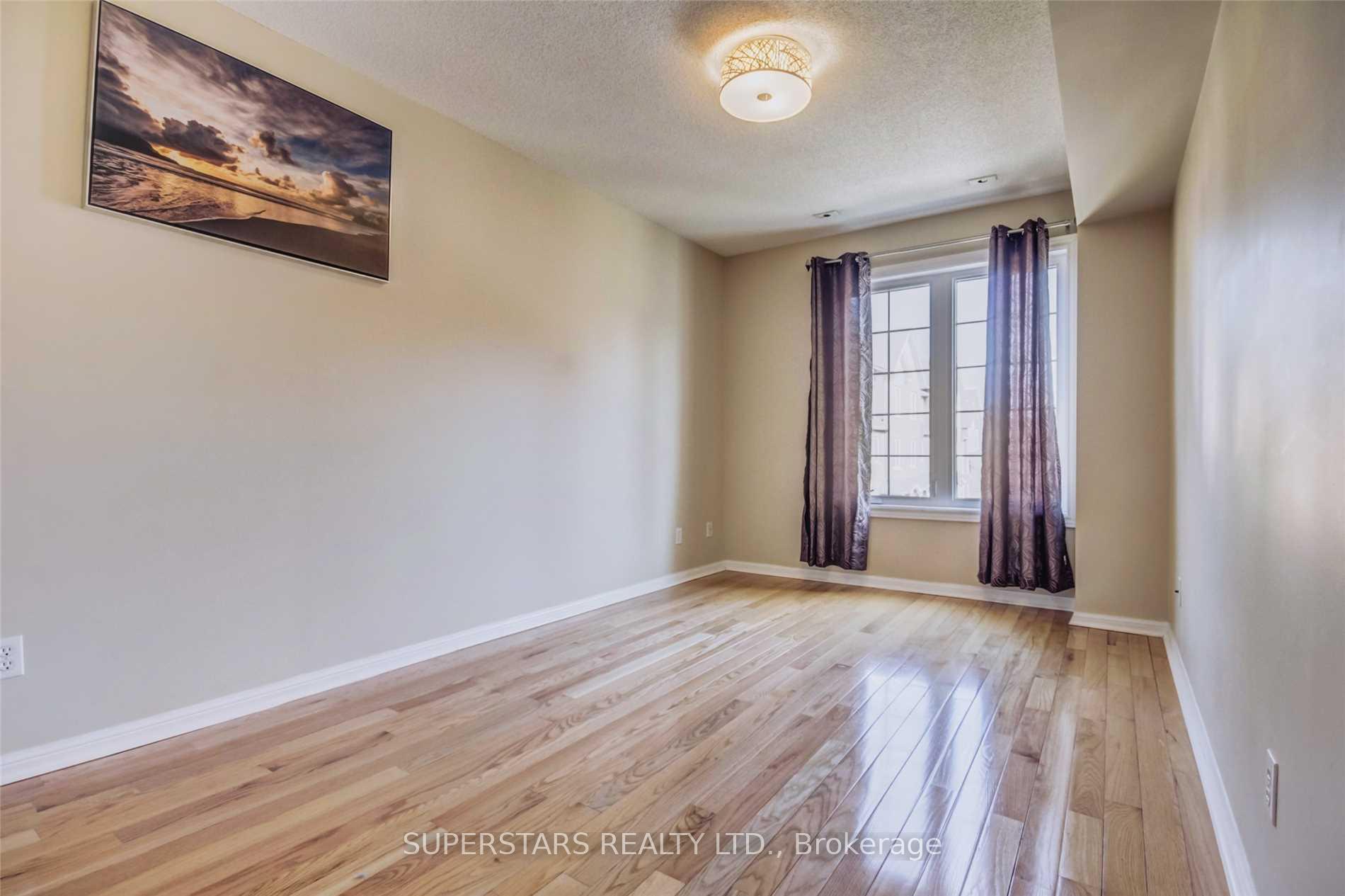 Photo 5 of Unit 3A, 5 St Moritz Way, Markham, Unionville — HOMEH