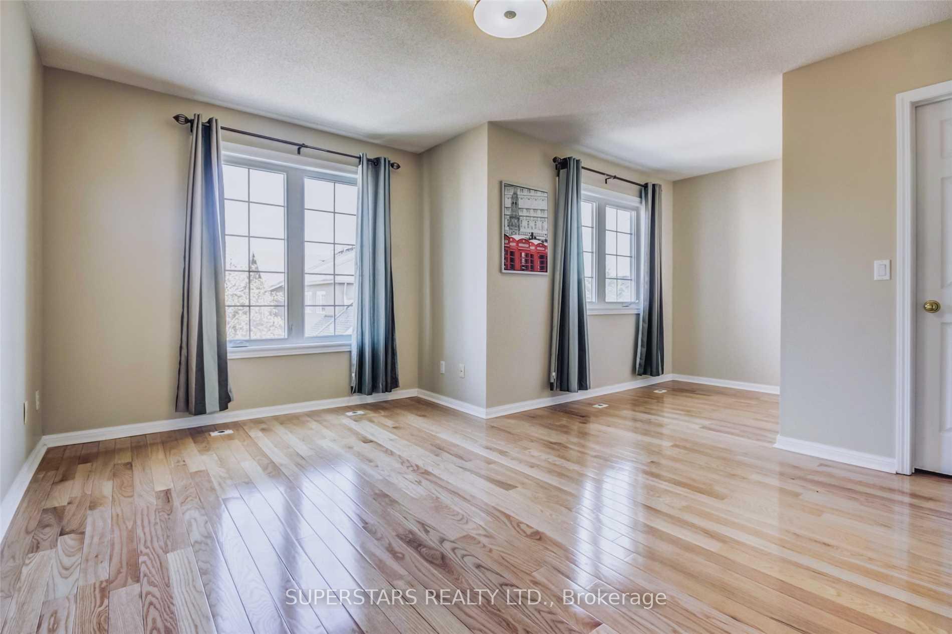 Photo 10 of Unit 3A, 5 St Moritz Way, Markham, Unionville — HOMEH