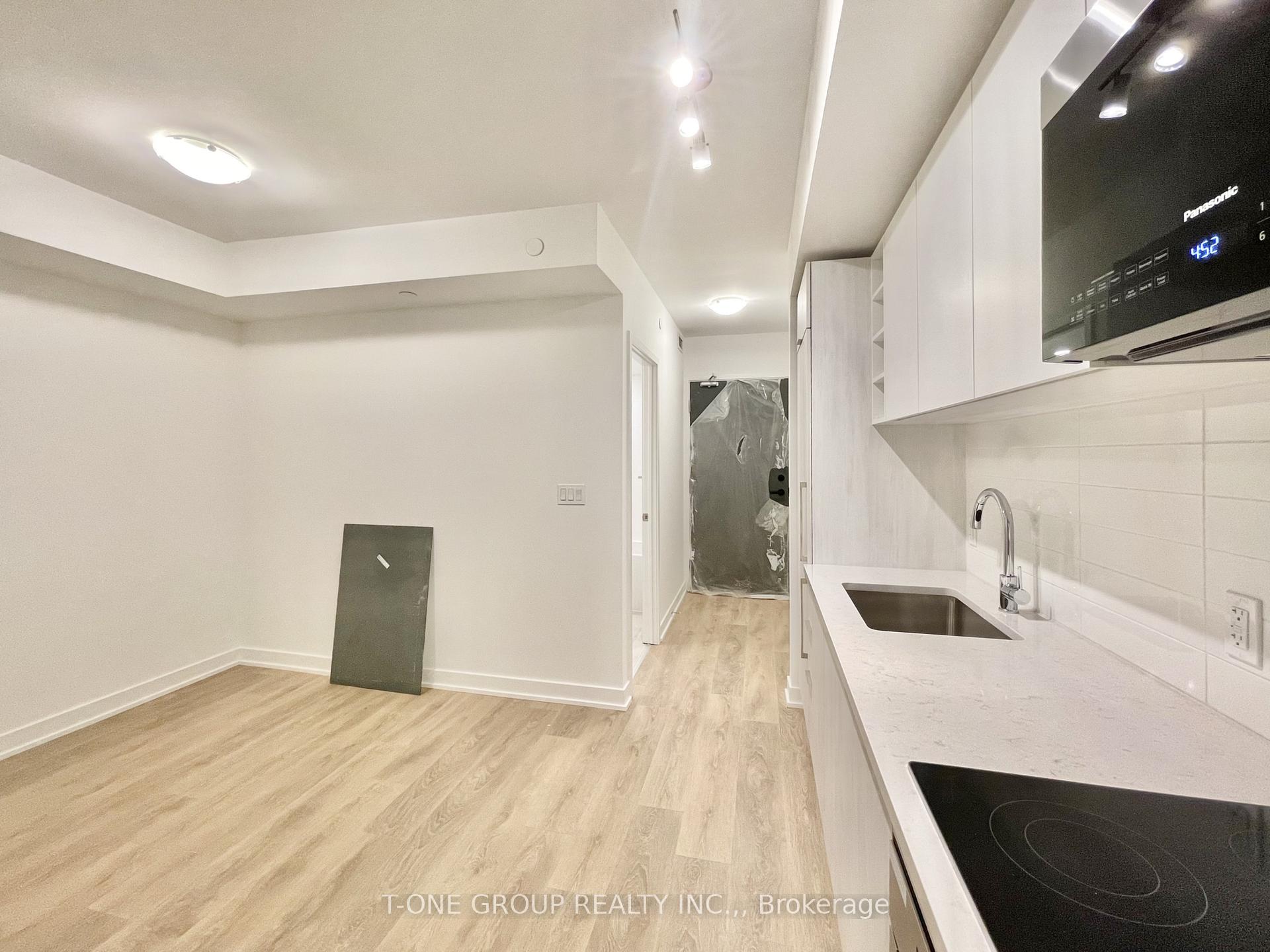 Photo 3 of 2031 Kennedy Road, Scarborough, Agincourt South-Malvern West — HOMEH