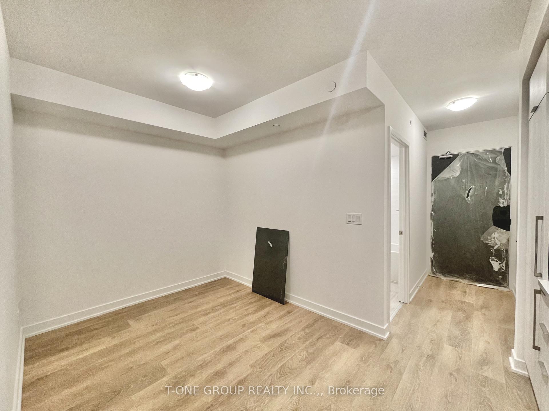 Photo 4 of 2031 Kennedy Road, Scarborough, Agincourt South-Malvern West — HOMEH