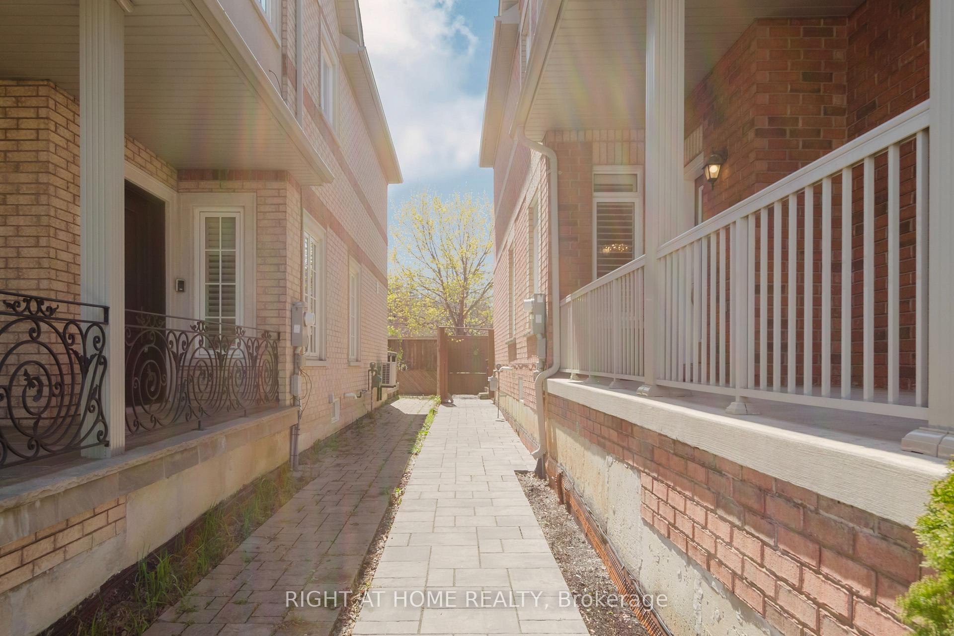 Photo 4 of 5294 Roadside Way, Mississauga, Churchill Meadows — HOMEH