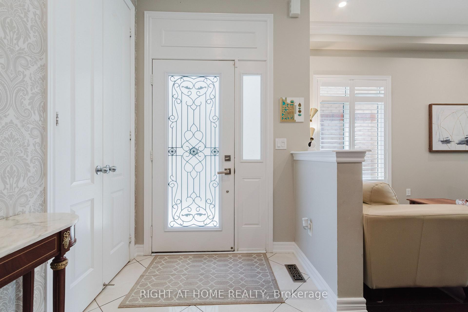 Photo 5 of 5294 Roadside Way, Mississauga, Churchill Meadows — HOMEH