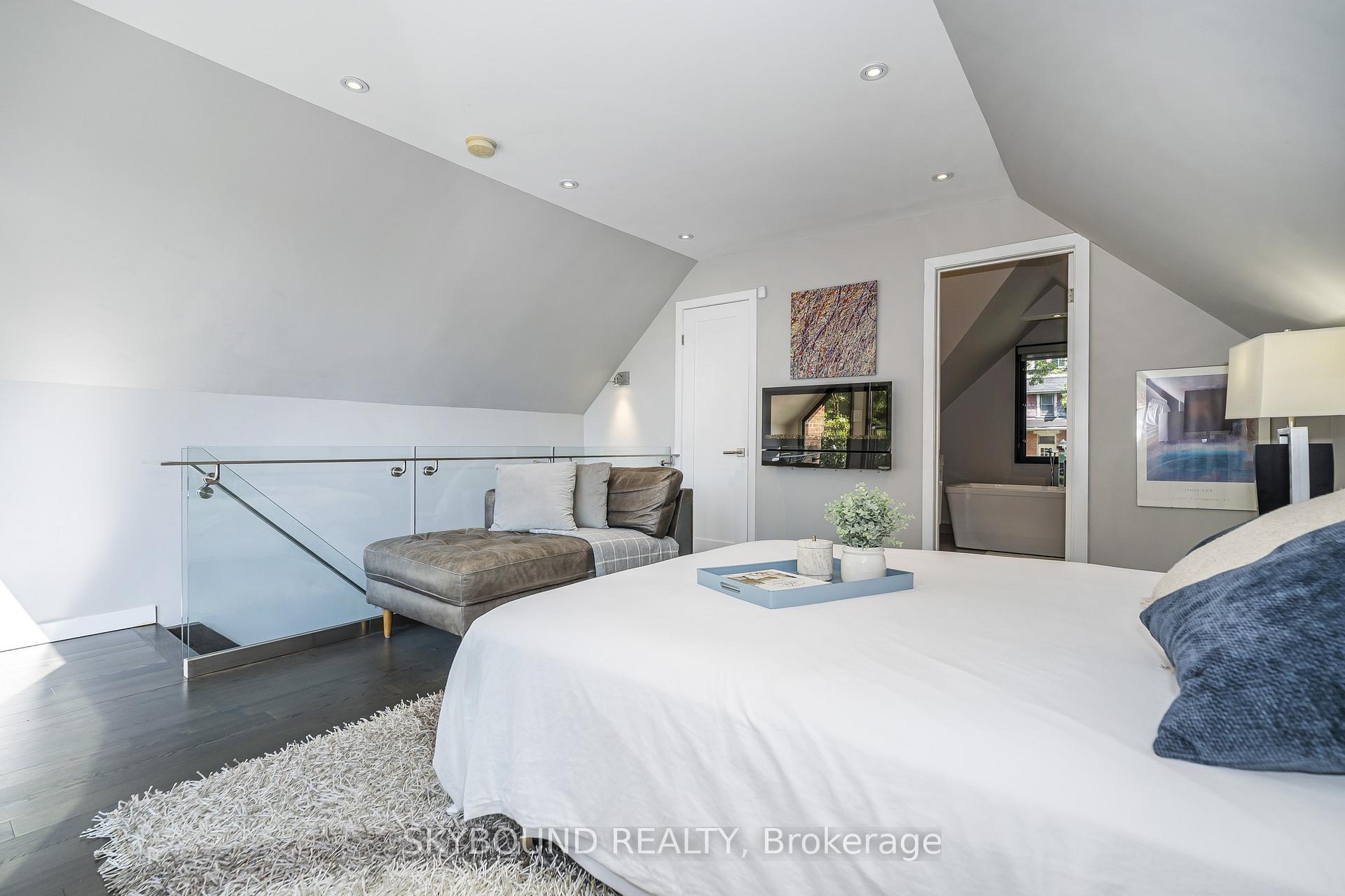 Photo 33 of 49 Victor Avenue, Toronto, North Riverdale — HOMEH