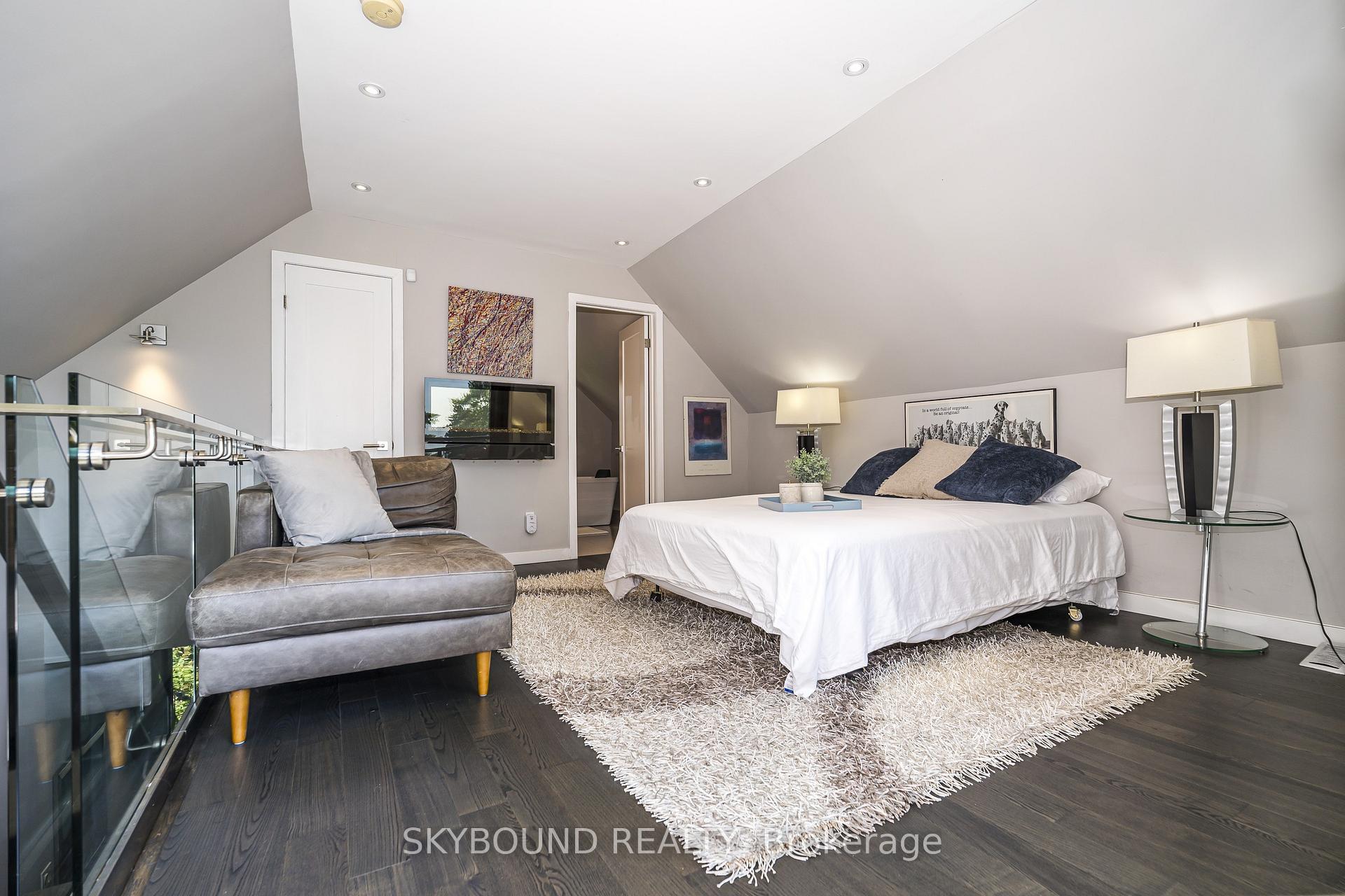 Photo 37 of 49 Victor Avenue, Toronto, North Riverdale — HOMEH