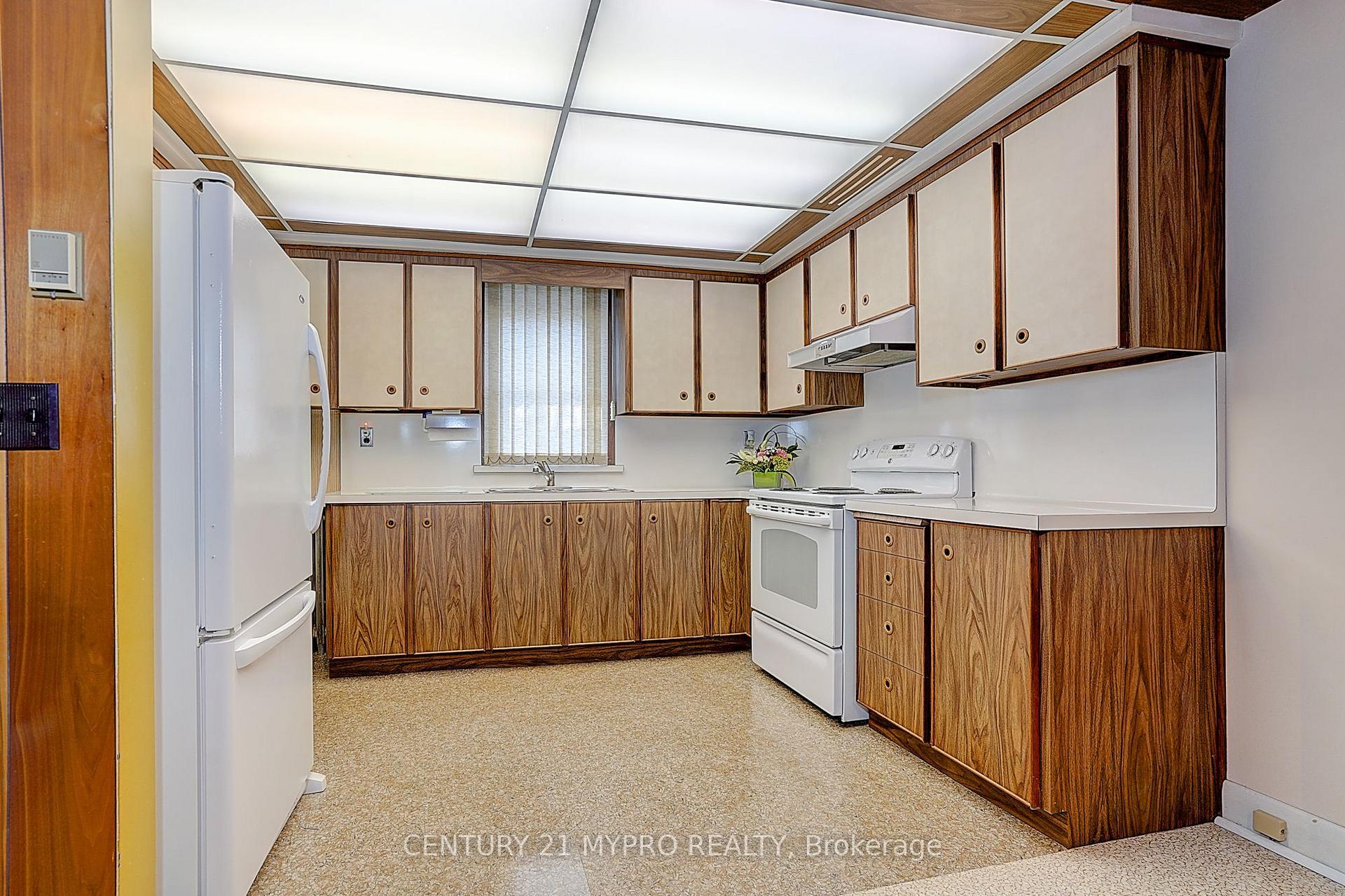 Photo 14 of 80 Rosemount Drive, Scarborough, Ionview — HOMEH