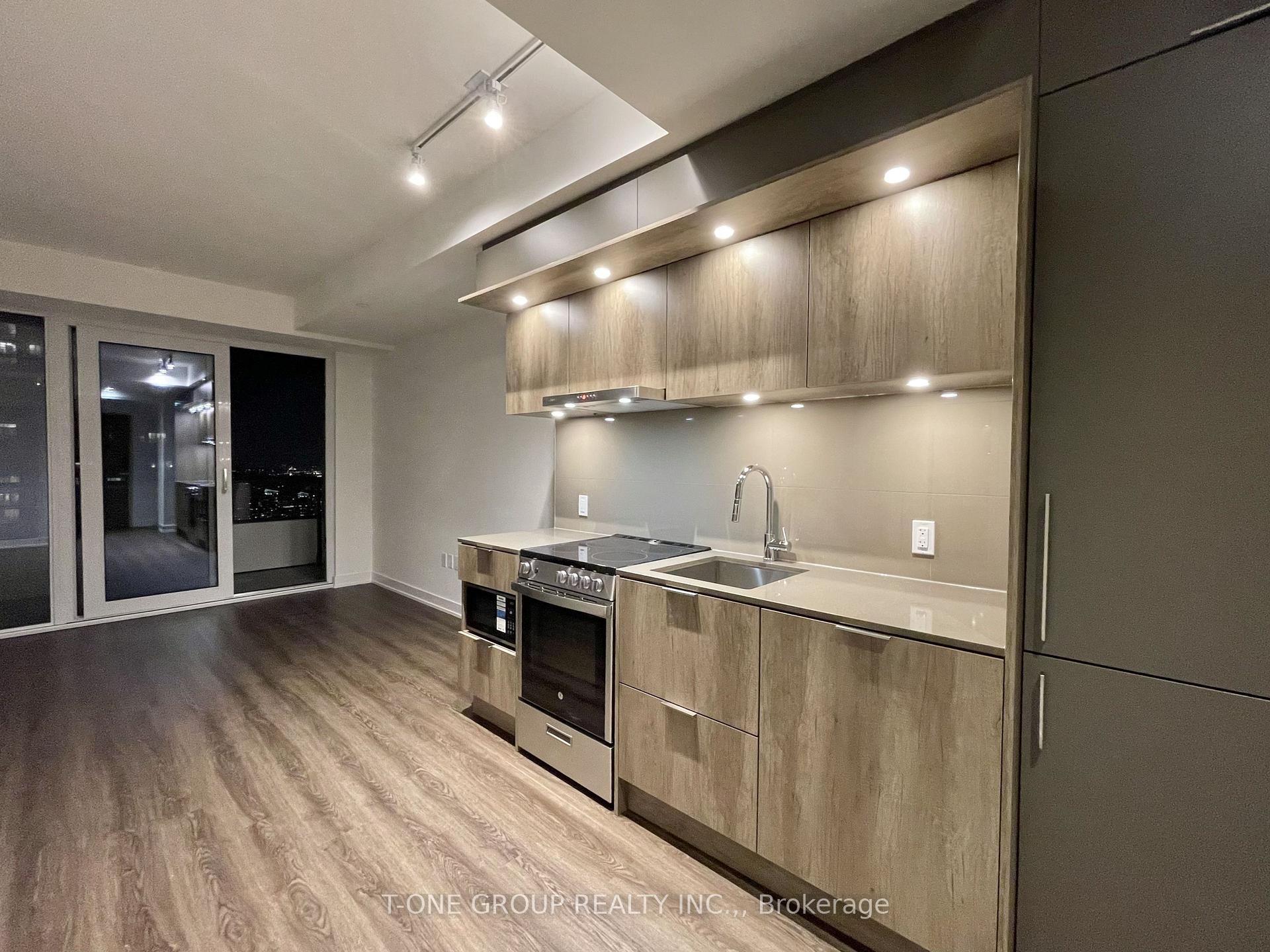Photo 2 of Unit 4707, 448 Burnhamthorphe Road W, Mississauga, City Centre — HOMEH