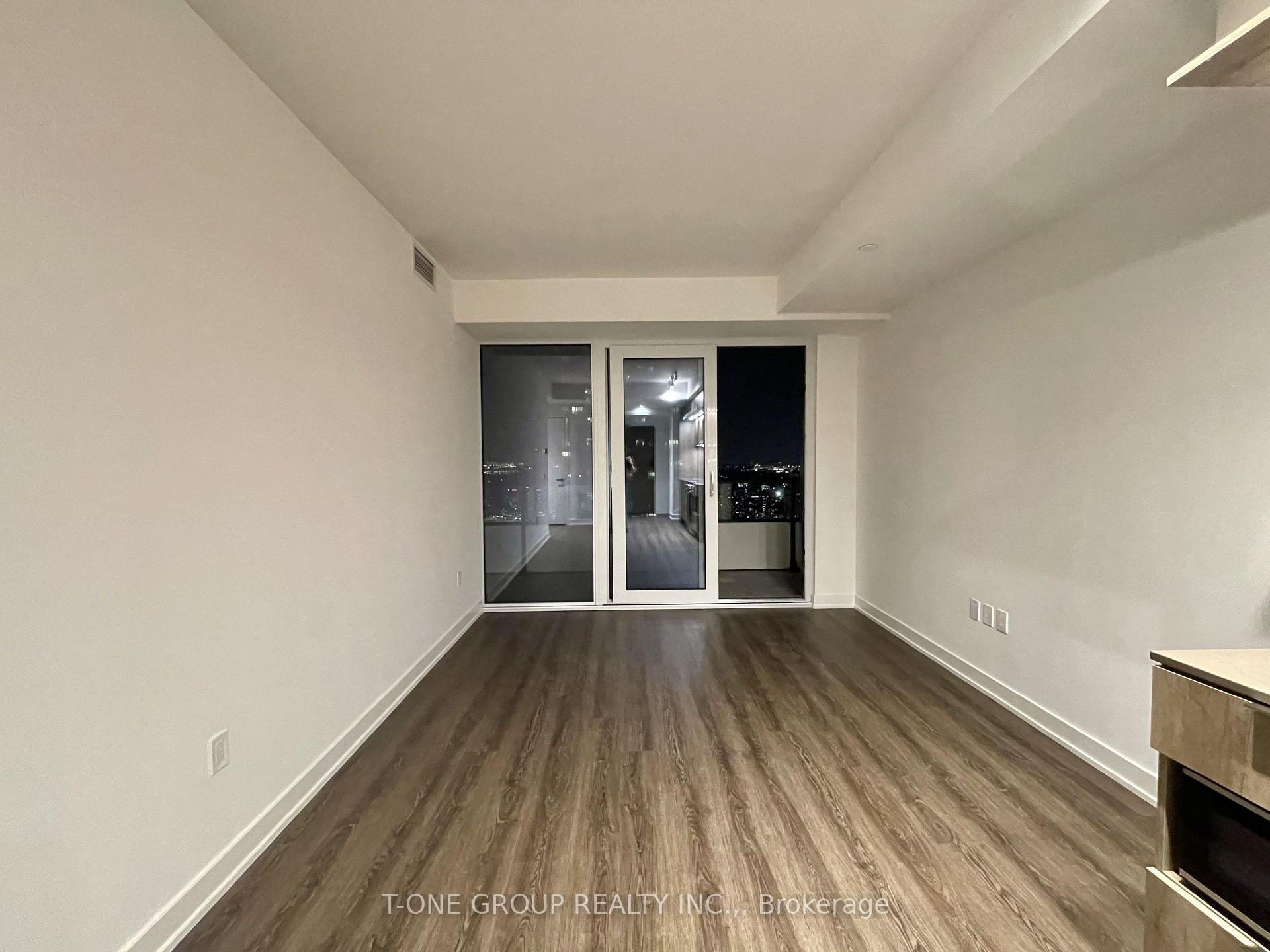 Photo 4 of Unit 4707, 448 Burnhamthorphe Road W, Mississauga, City Centre — HOMEH