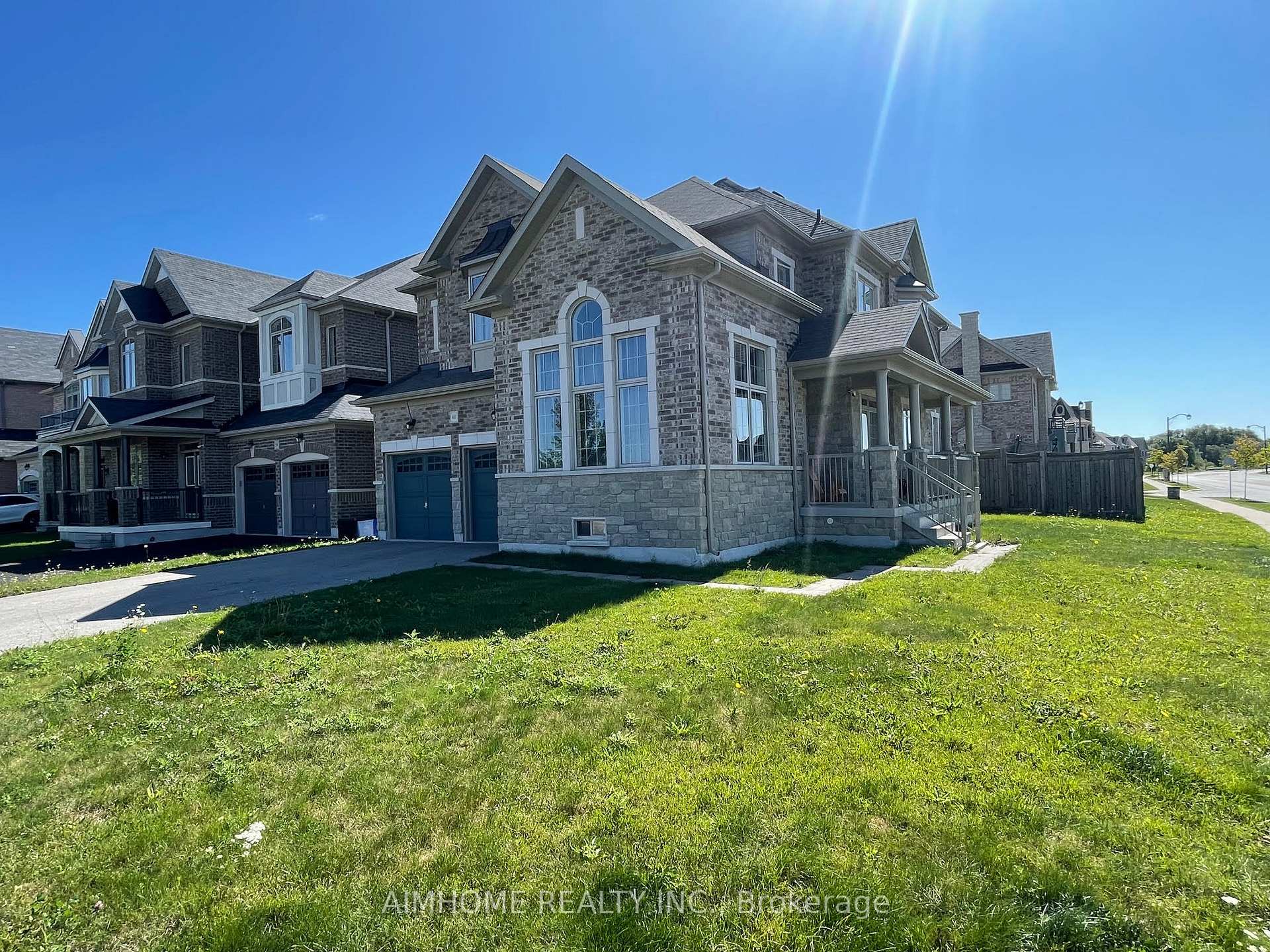 Photo 2 of 60 Baleberry Crescent, East Gwillimbury, Sharon — HOMEH