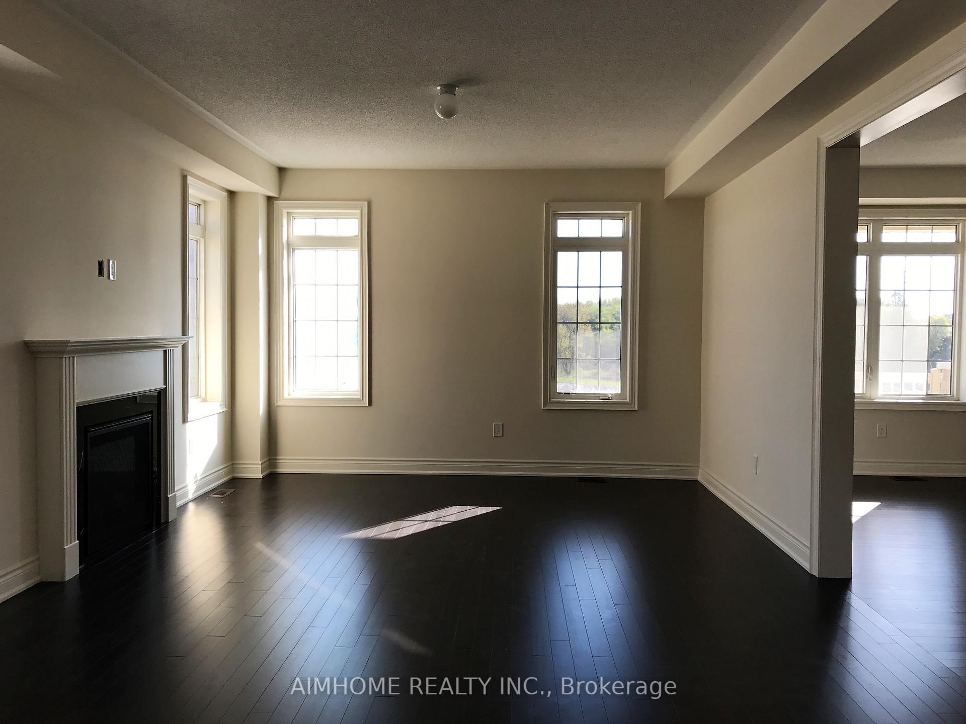 Photo 4 of 60 Baleberry Crescent, East Gwillimbury, Sharon — HOMEH