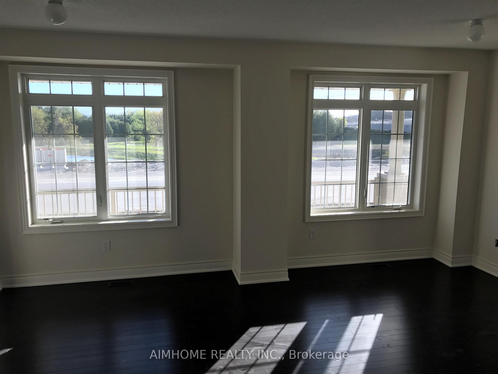 Photo 6 of 60 Baleberry Crescent, East Gwillimbury, Sharon — HOMEH