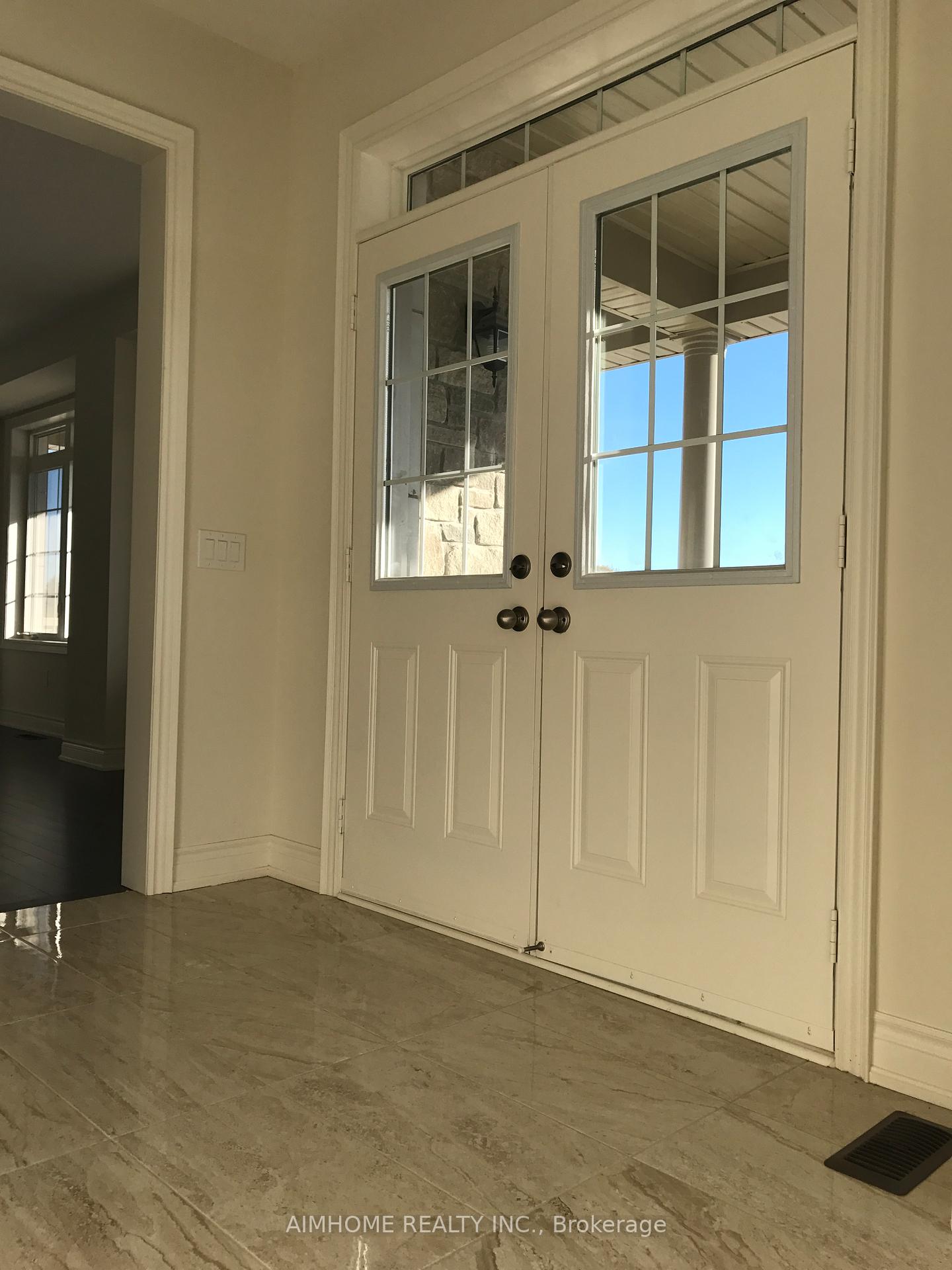 Photo 16 of 60 Baleberry Crescent, East Gwillimbury, Sharon — HOMEH
