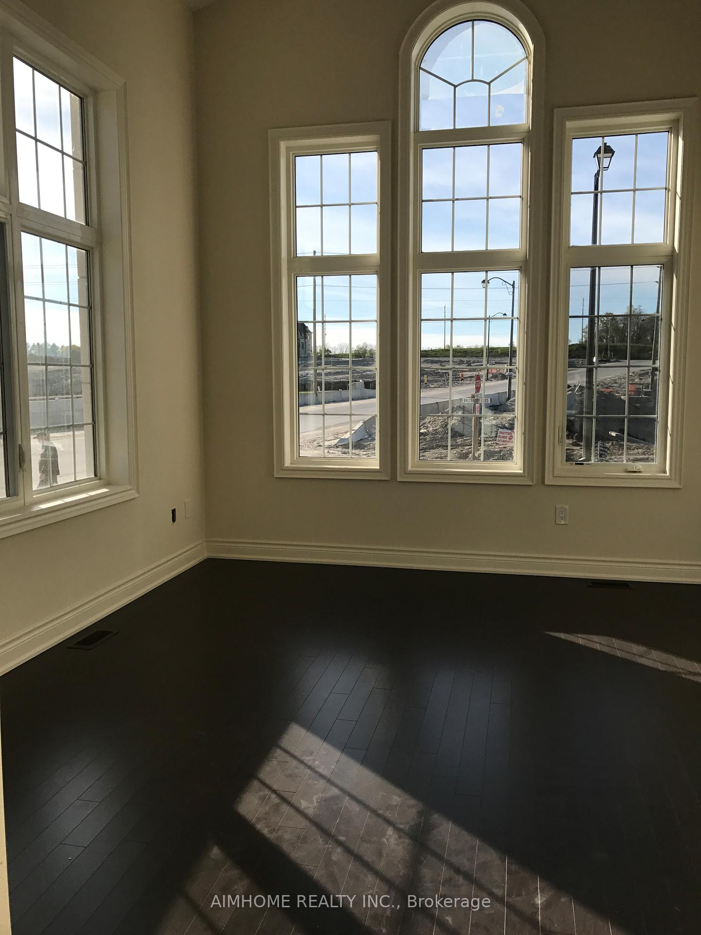 Photo 17 of 60 Baleberry Crescent, East Gwillimbury, Sharon — HOMEH