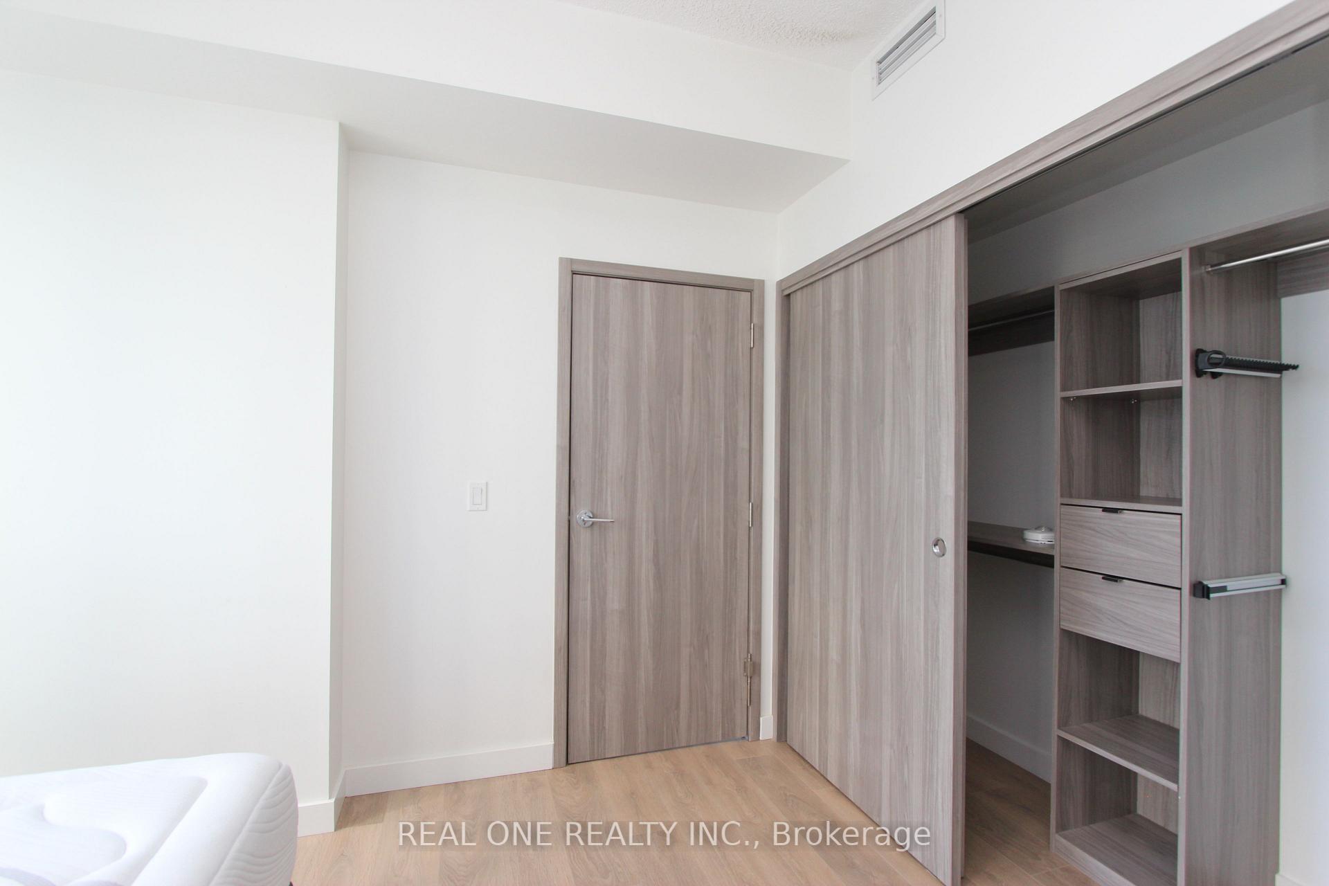 Photo 8 of Unit 2202, 85 McMahon Drive, North York, Bayview Village — HOMEH