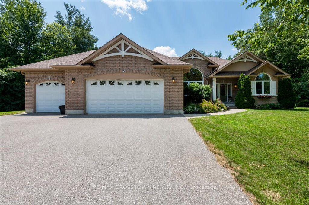 Photo 1 of 5 Pine Hill Drive, Springwater, Rural Springwater — HOMEH