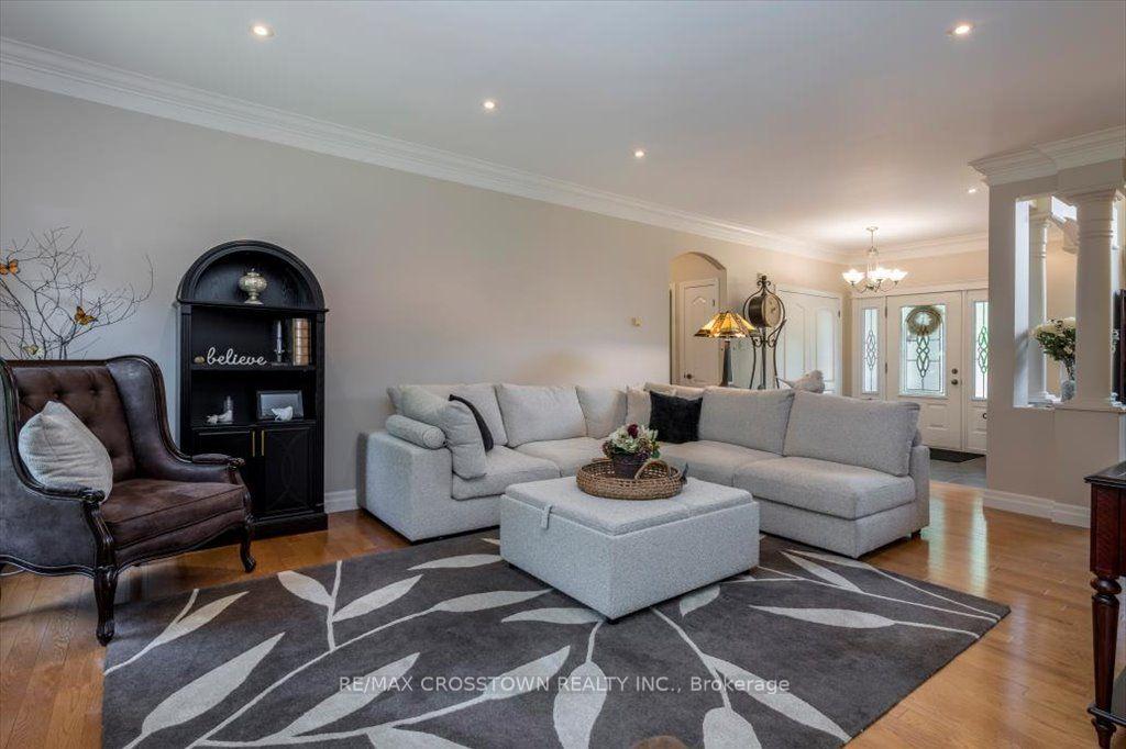 Photo 6 of 5 Pine Hill Drive, Springwater, Rural Springwater — HOMEH