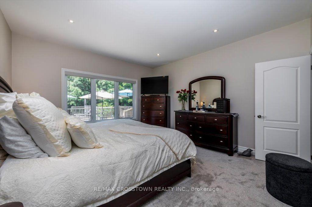 Photo 15 of 5 Pine Hill Drive, Springwater, Rural Springwater — HOMEH