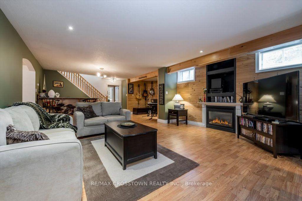 Photo 24 of 5 Pine Hill Drive, Springwater, Rural Springwater — HOMEH