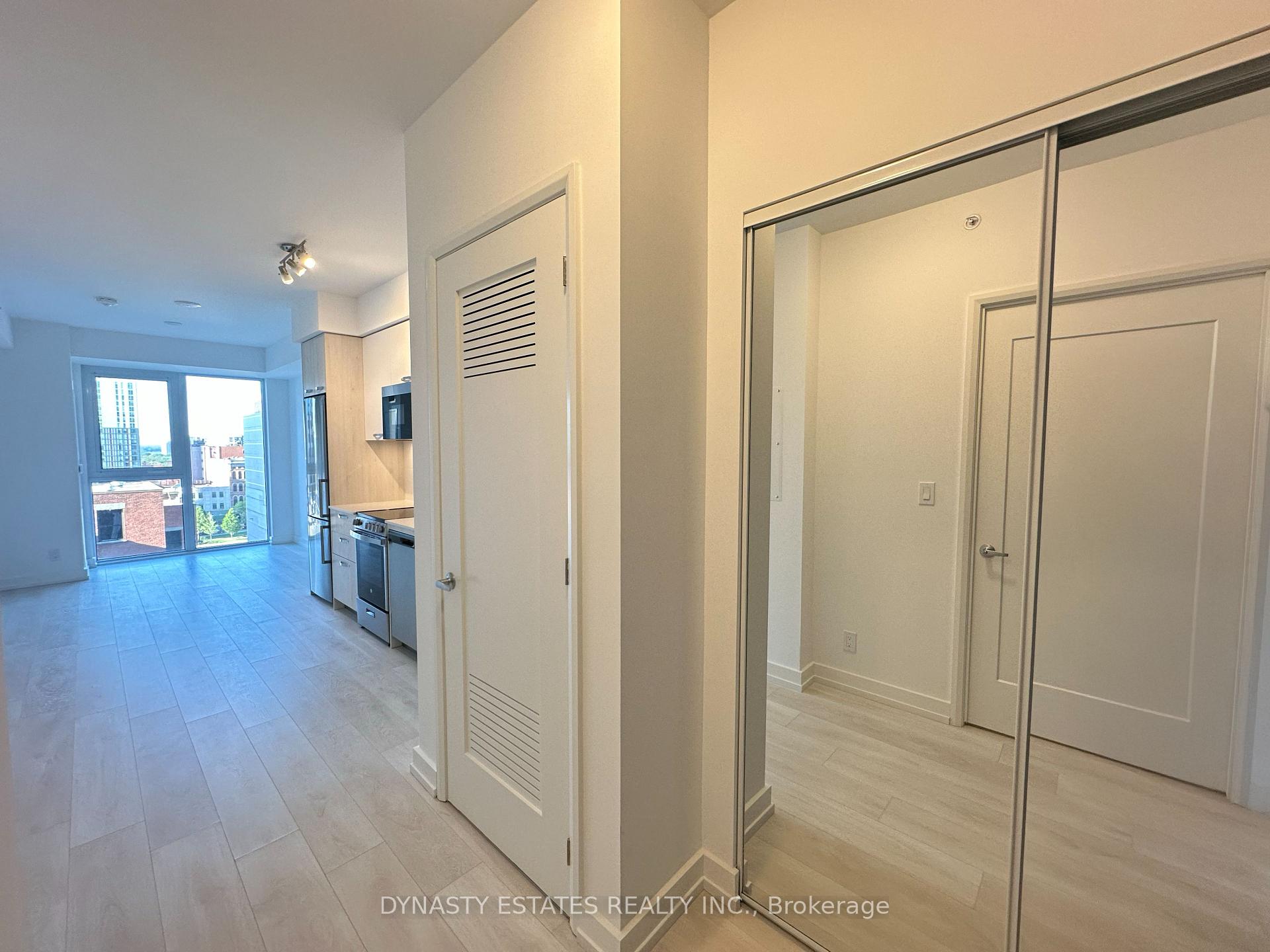 Photo 3 of Unit 1508, 75 James Street S, Hamilton, Corktown — HOMEH