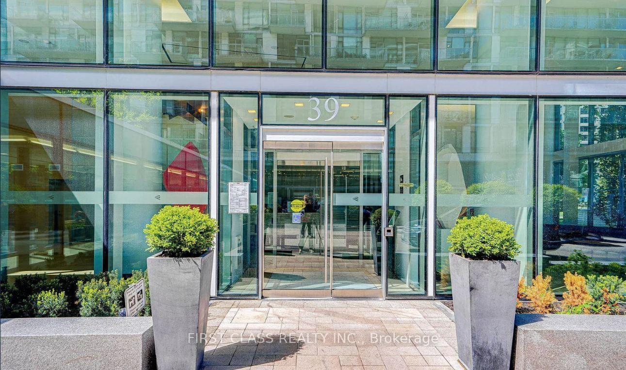 Photo 3 of Unit 918, 39 Queens Quay E, Toronto, Waterfront Communities — HOMEH