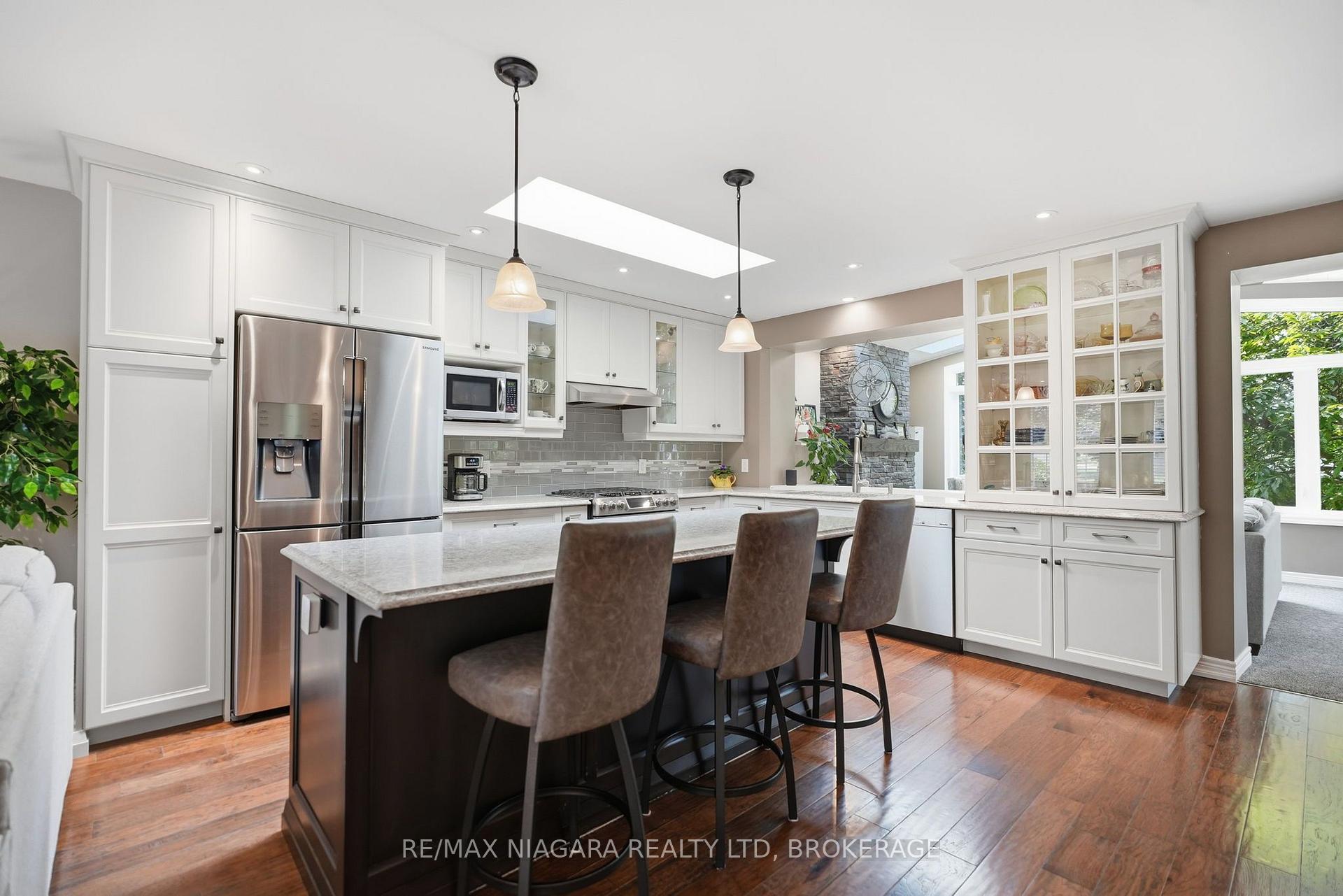 Photo 7 of 4 Vista Drive, Pelham, Fonthill — HOMEH