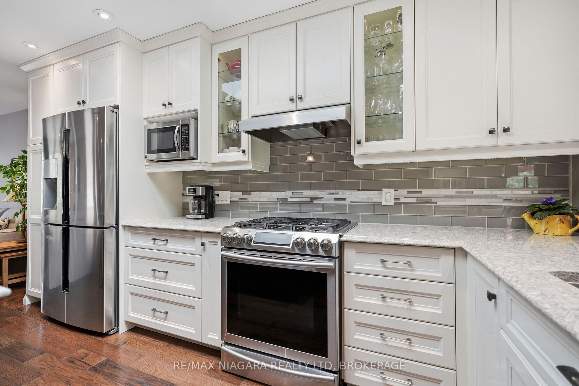 Photo 9 of 4 Vista Drive, Pelham, Fonthill — HOMEH