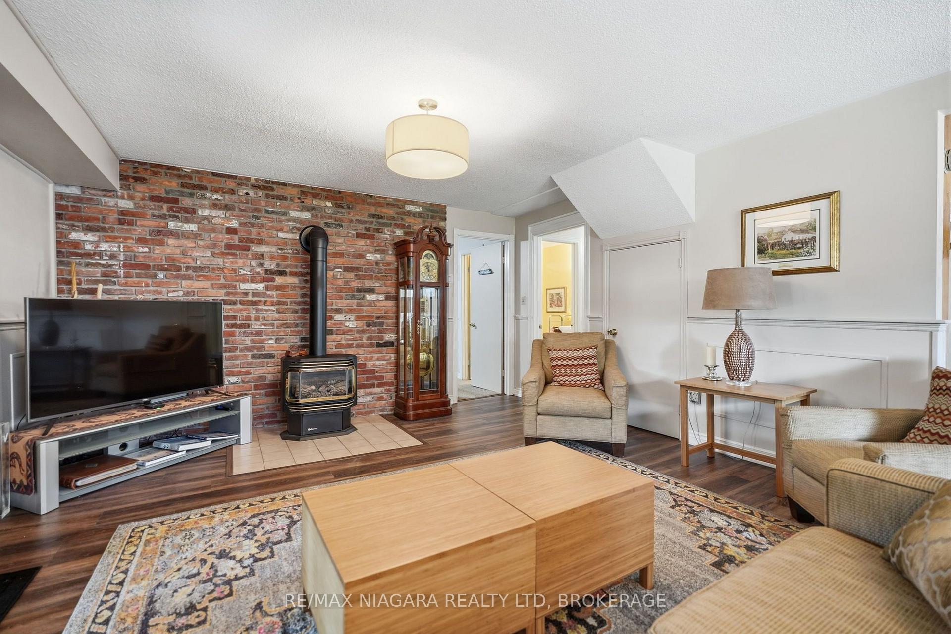 Photo 24 of 4 Vista Drive, Pelham, Fonthill — HOMEH