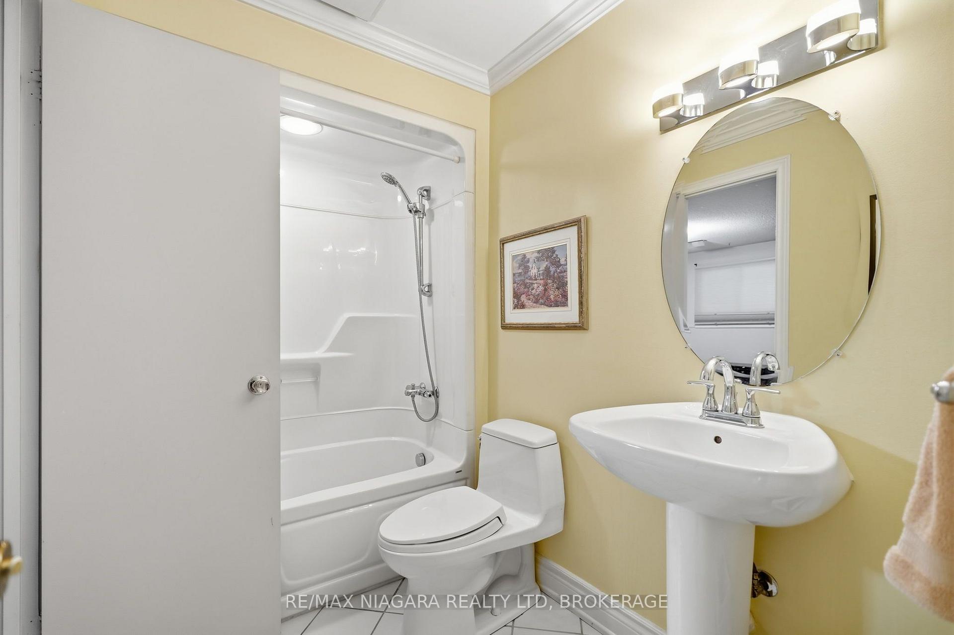 Photo 28 of 4 Vista Drive, Pelham, Fonthill — HOMEH