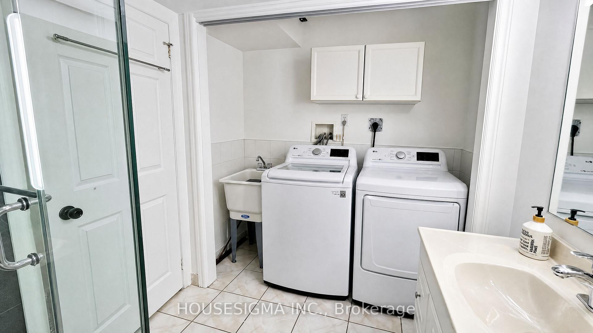 Photo 12 of 34 Kildonan Crescent, Hamilton, Waterdown — HOMEH