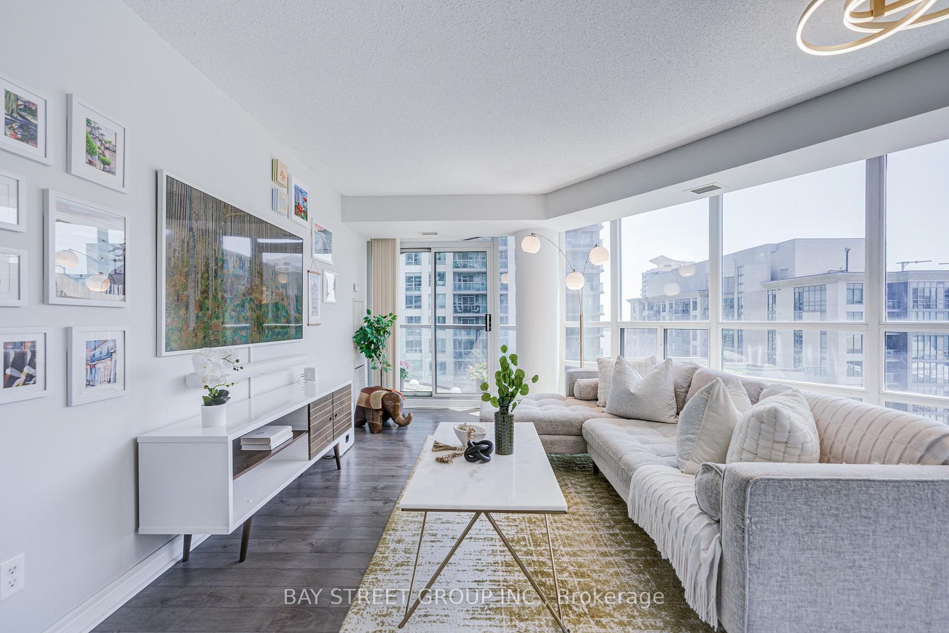 Photo 2 of Unit 1811, 30 Grand Trunk Crescent, Toronto, Waterfront Communities — HOMEH